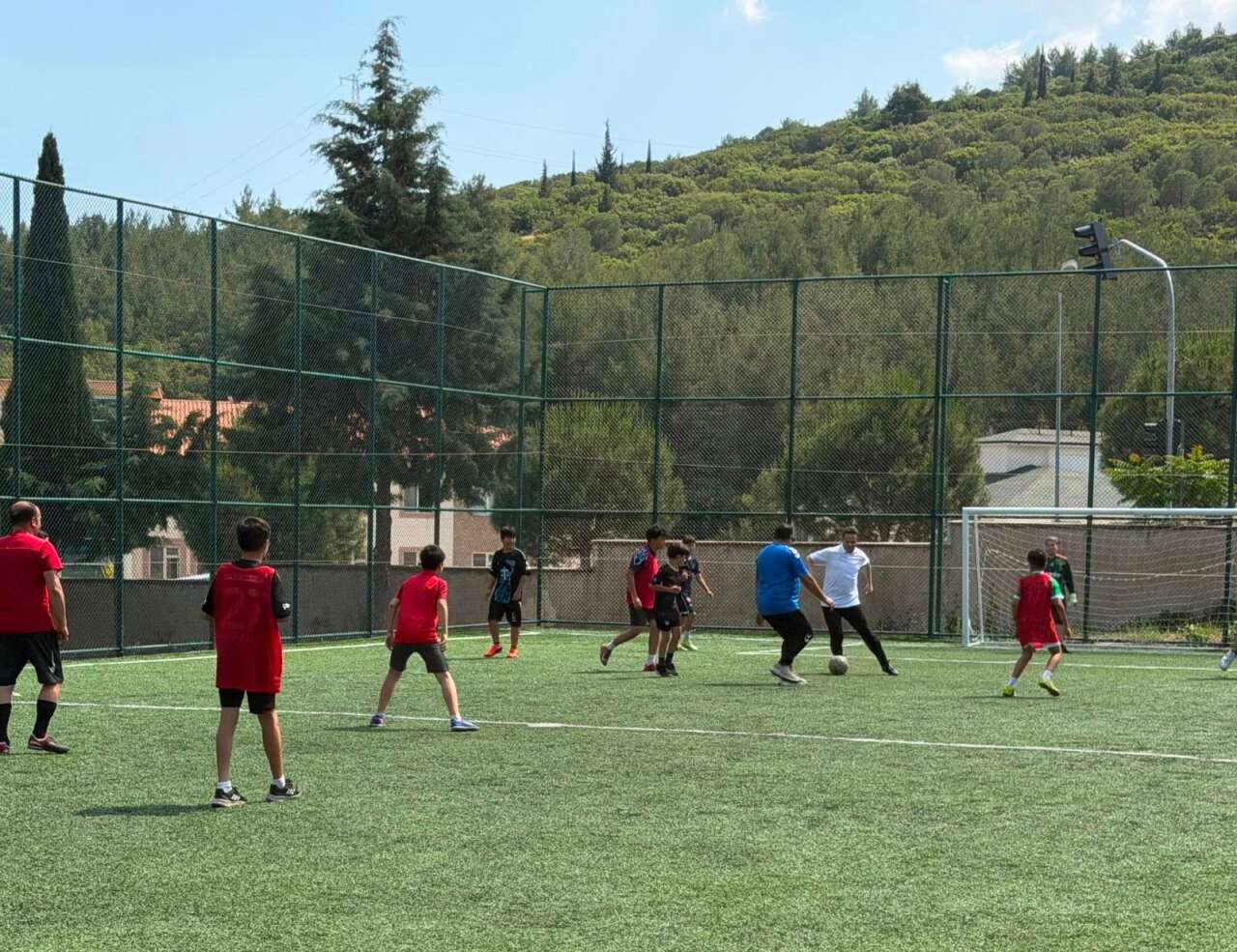 Muğla İl Milli Eğitim Müdürü Emre Çay, Öğrencilerle Dostluk Maçında Buluştu 1